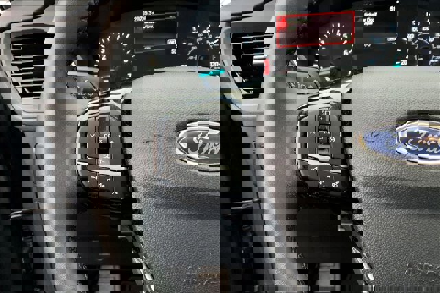 Used 2022 Ford Escape SE w/ Convenience Package image 18