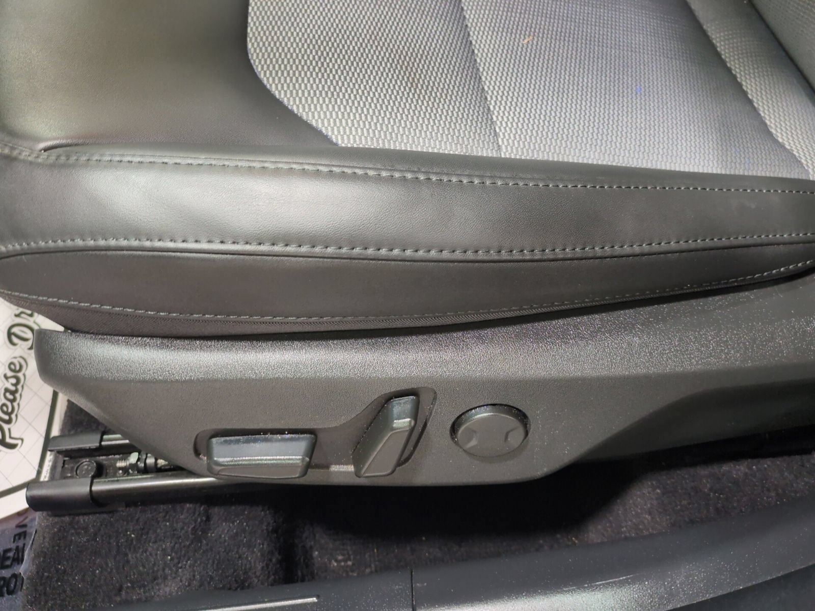 Certified 2024 Kia Niro EX FWD image 17
