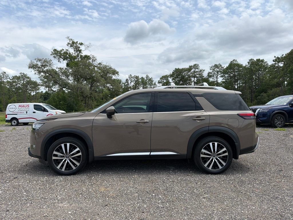 Certified 2024 Nissan Pathfinder Platinum FWD image 2