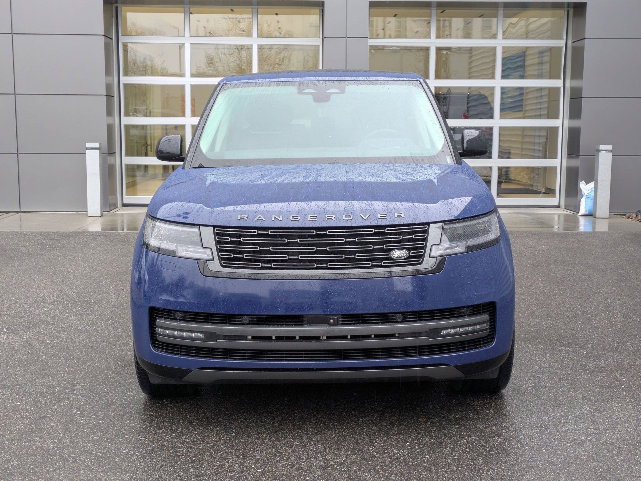 Used 2024 Land Rover Range Rover Autobiography image 9