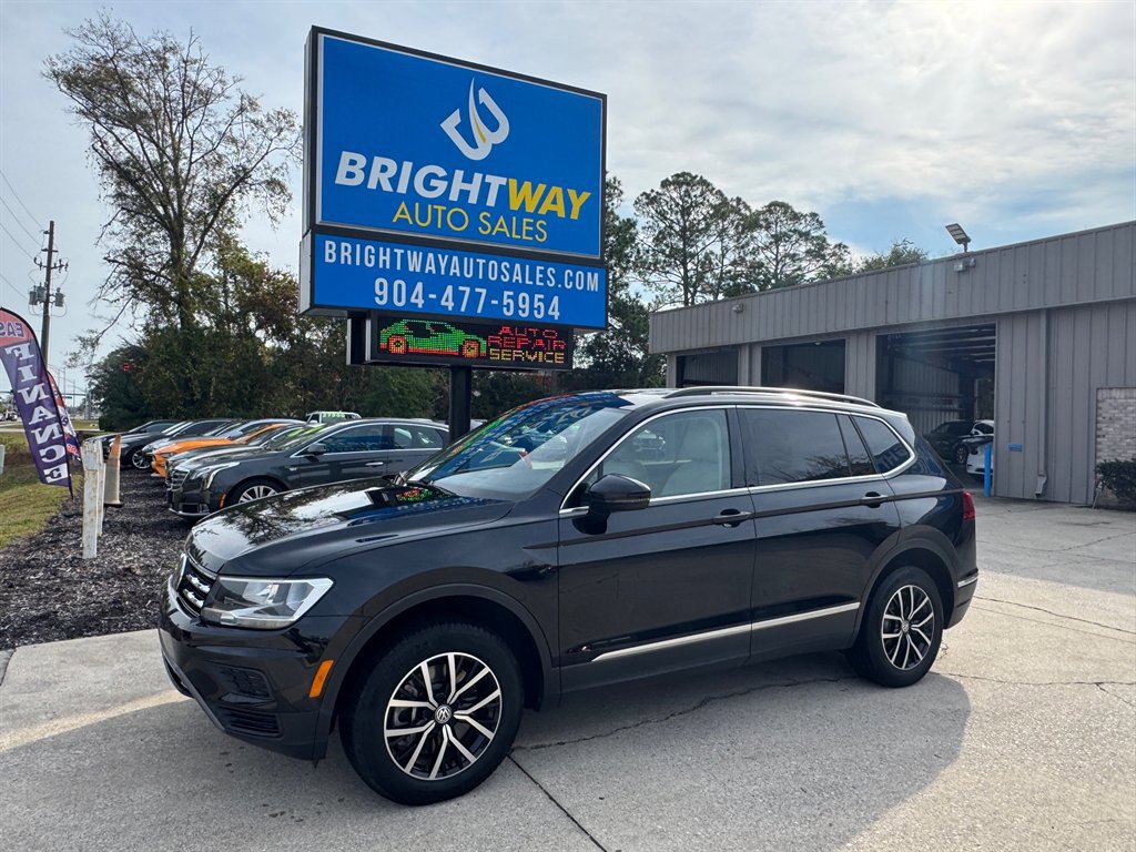 Used 2021 Volkswagen Tiguan SE FWD image 1