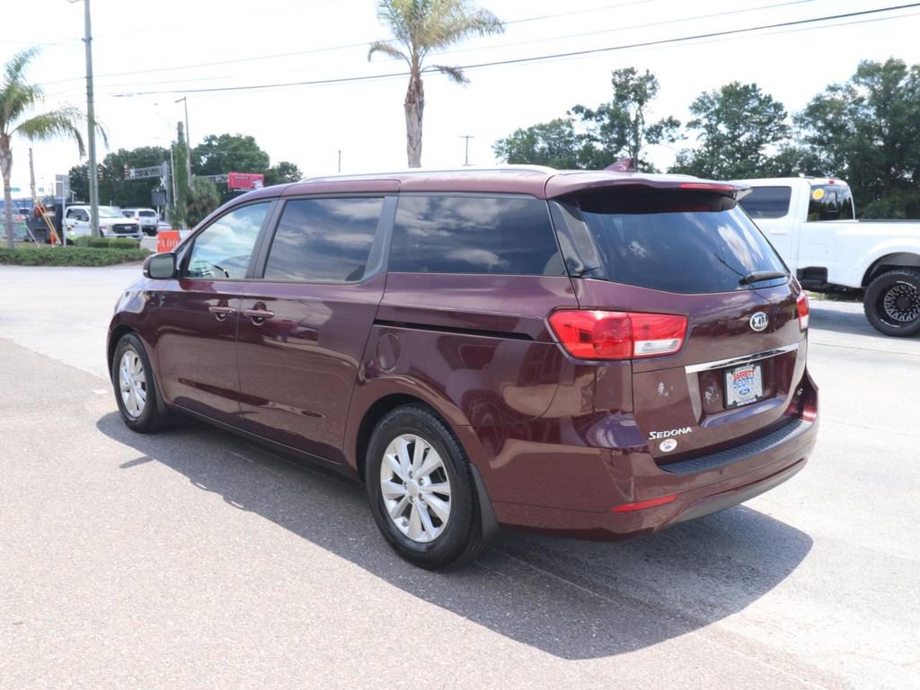 Used 2016 Kia Sedona LX w/ LX Convenience Package FWD image 5
