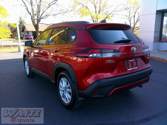 New 2026 Toyota Corolla Cross LE w/ Moonroof Package image 4