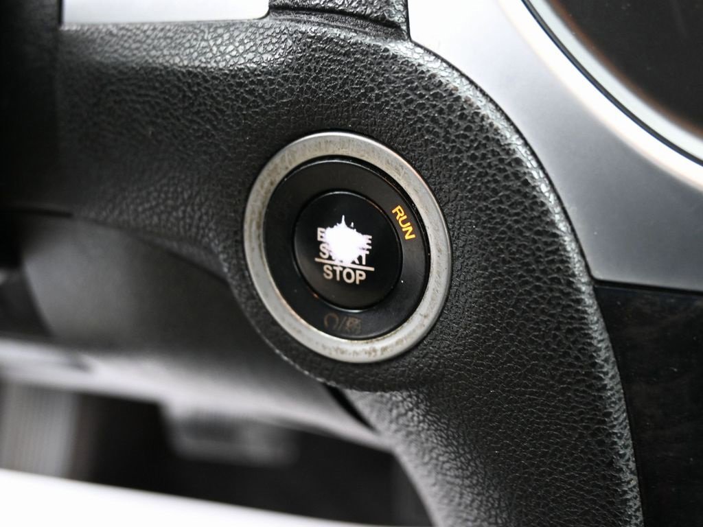 Used 2019 Chrysler 300 Limited image 21