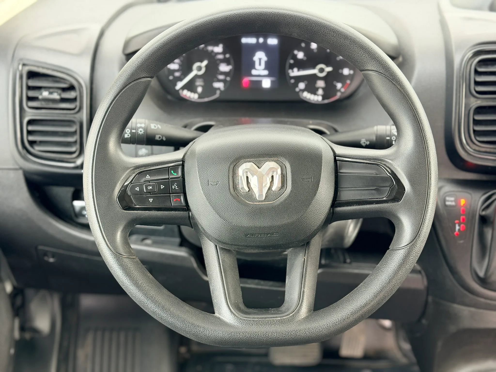 Used 2023 RAM ProMaster 2500 image 21