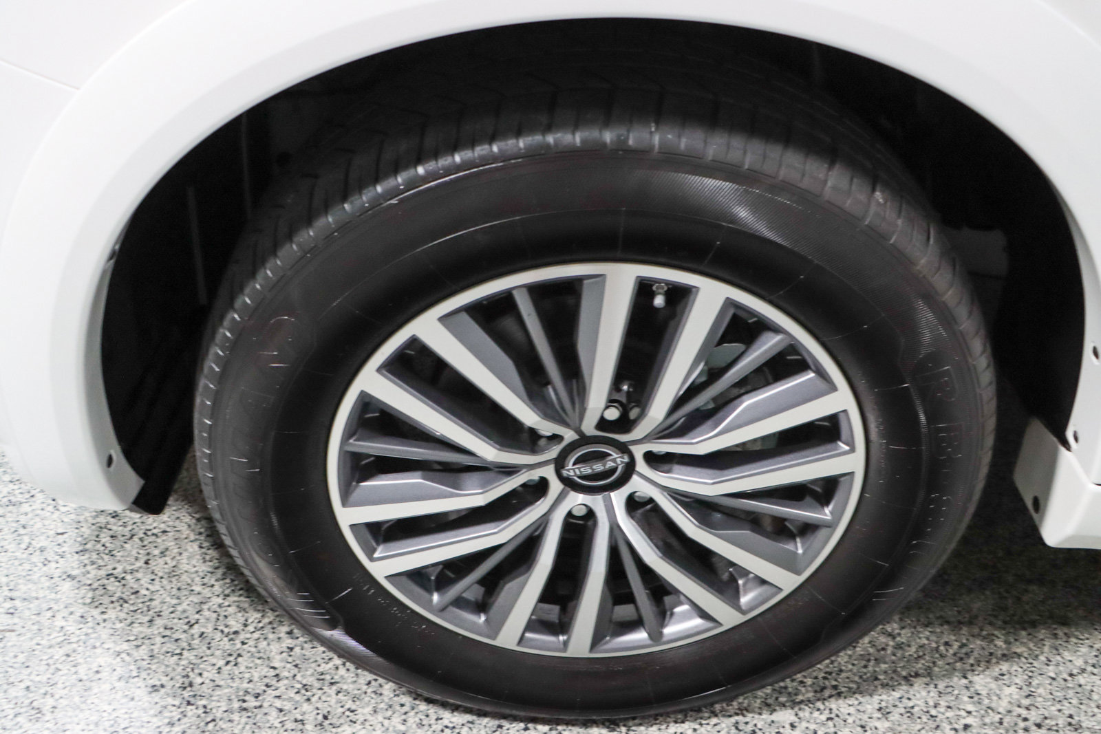 Used 2024 Nissan Armada SL w/ Captain's Chairs Package image 11