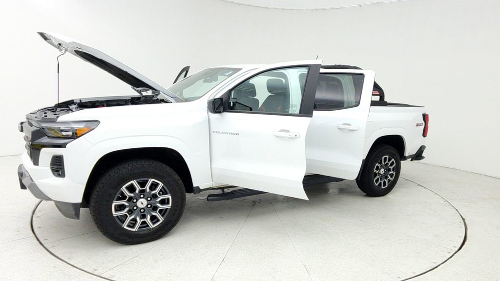 Certified 2024 Chevrolet Colorado Z71 w/ Z71 Convenience Package 2 image 11