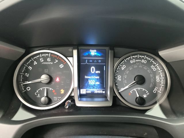 Used 2022 Toyota Tacoma SR5 AWD/4WD image 17