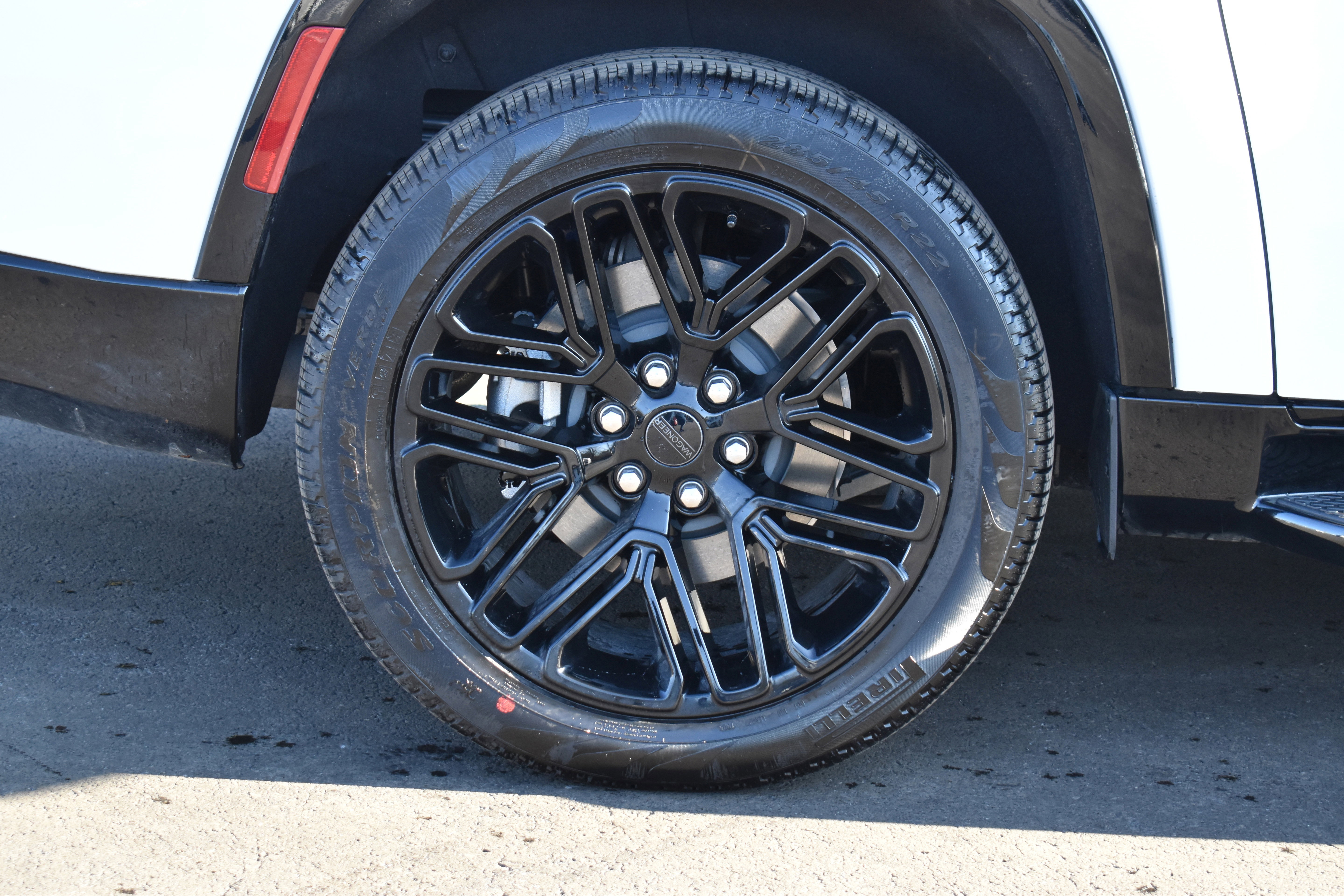 Used 2025 Jeep Wagoneer L Series II w/ Premium Group I image 13