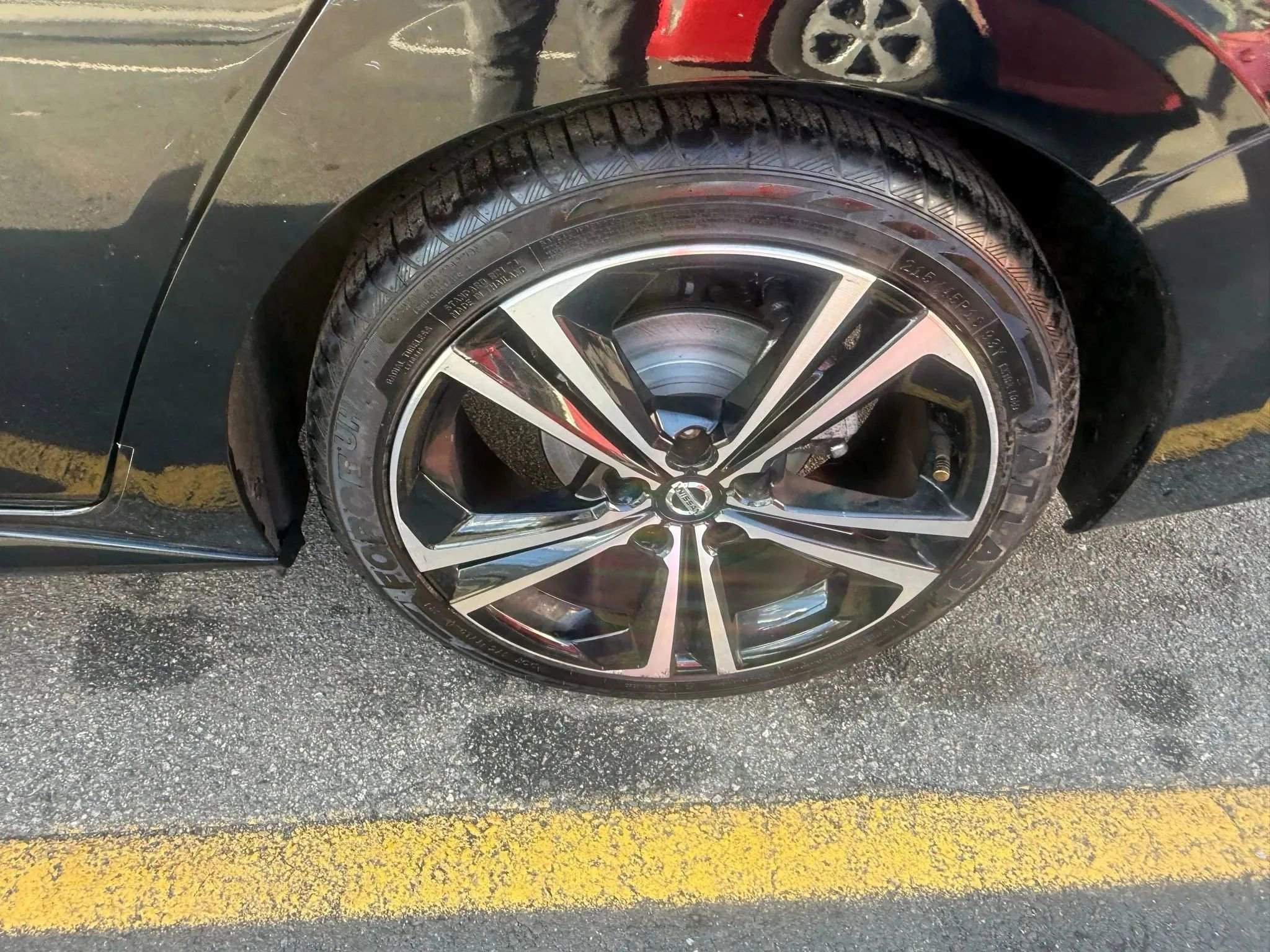 Used 2020 Nissan Sentra SR w/ Trunk Package image 9