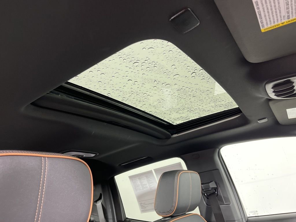 Certified 2026 GMC Canyon AT4 w/ Technology Plus Package AWD/4WD image 6