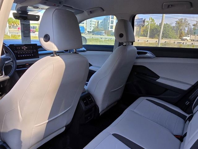 New 2025 Volkswagen Taos SE image 31