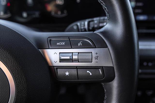 Used 2025 Hyundai Kona SEL image 13