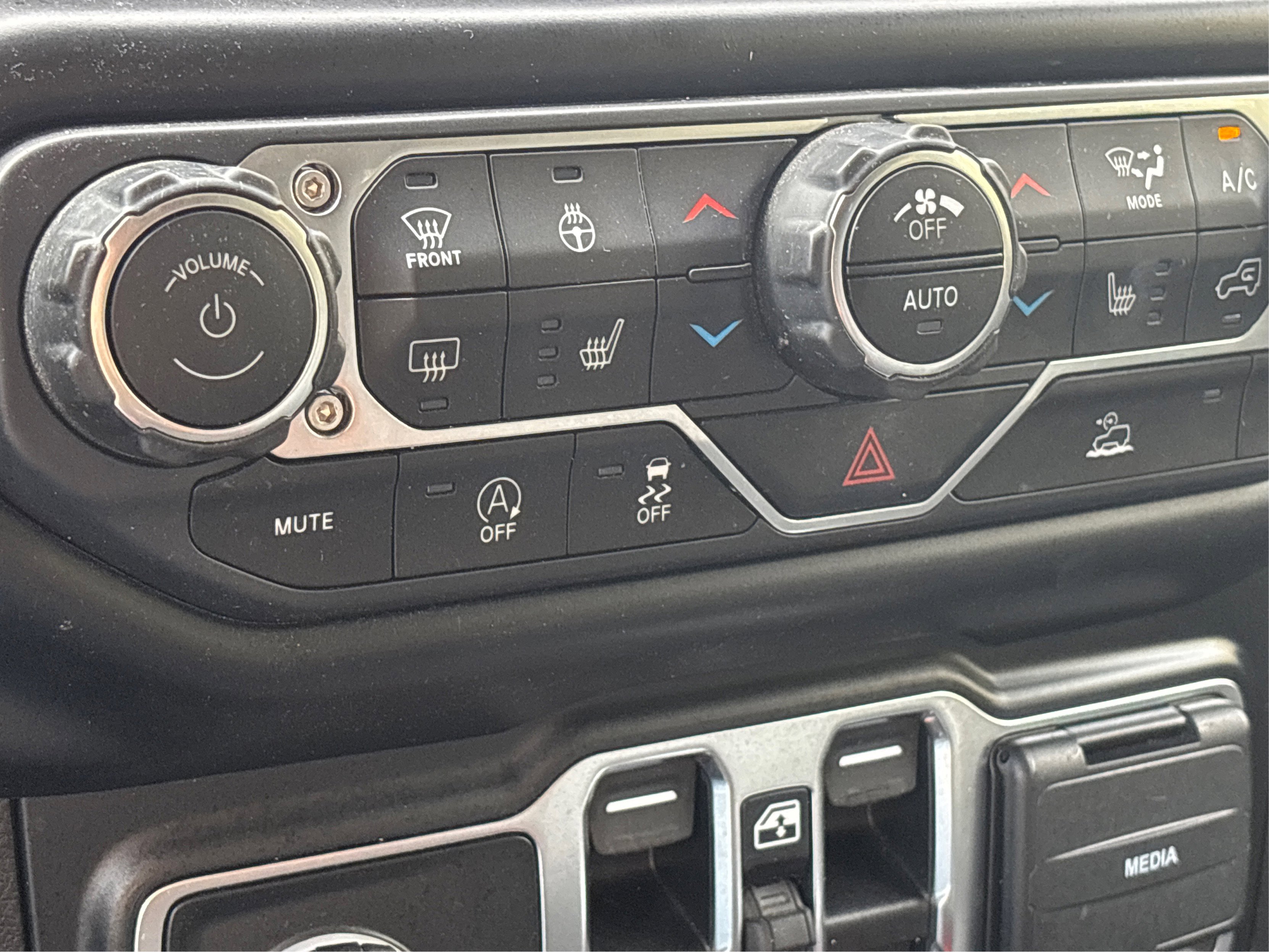 Used 2021 Jeep Wrangler Unlimited Sahara image 57