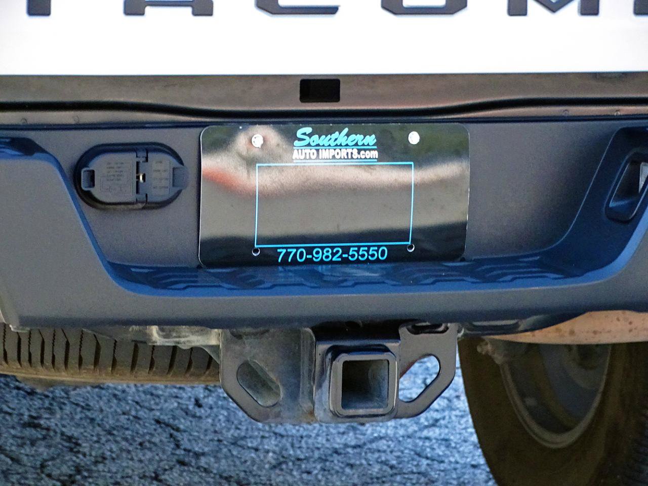 Used 2017 Toyota Tacoma TRD Sport w/ Tow Package (A/T) AWD/4WD image 13