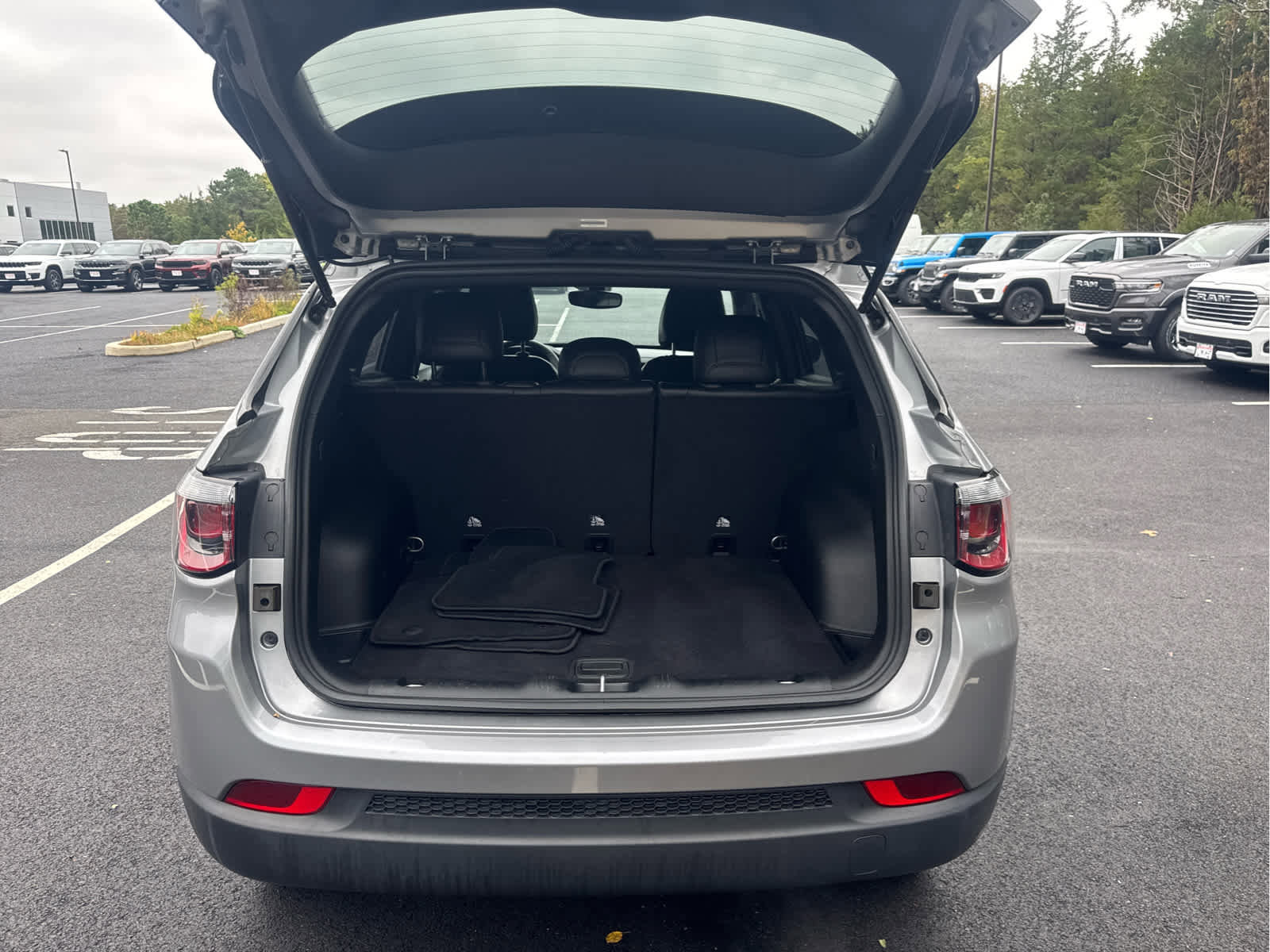 Certified 2023 Jeep Compass Altitude image 12