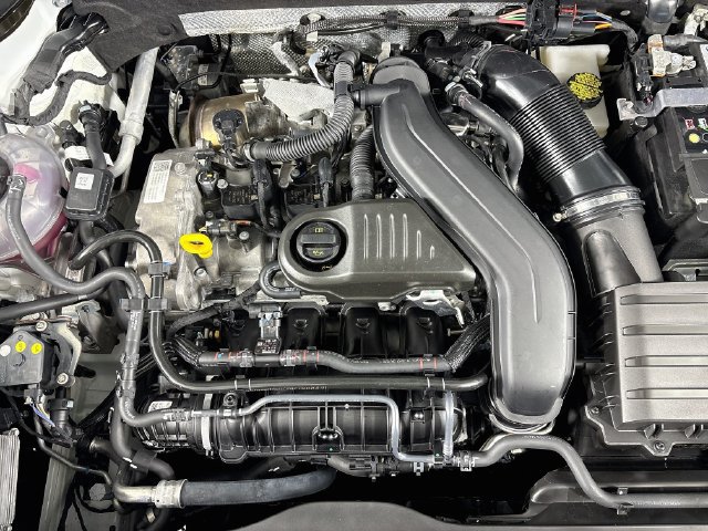 Certified 2025 Volkswagen Taos SE AWD/4WD image 34