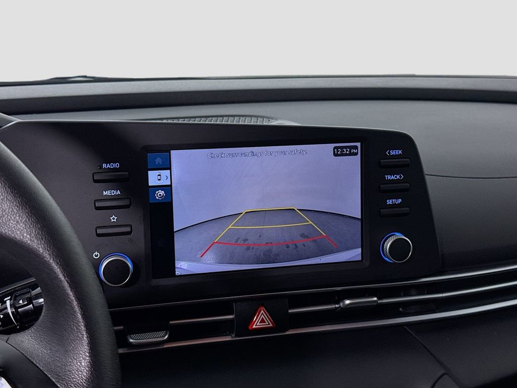 Certified 2025 Hyundai Elantra SE image 13