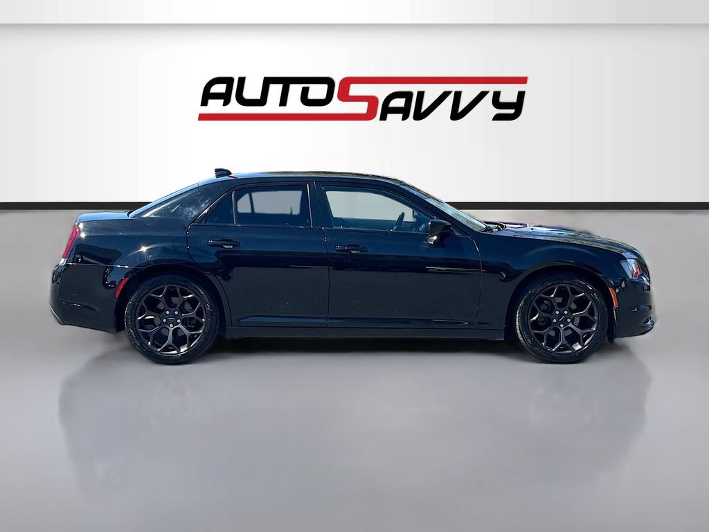 Used 2020 Chrysler 300 Touring w/ Sport Appearance Package RWD image 8