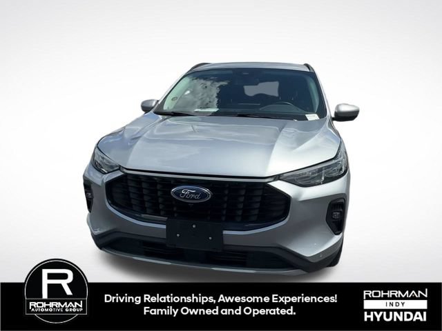 Used 2024 Ford Escape Platinum AWD/4WD image 3