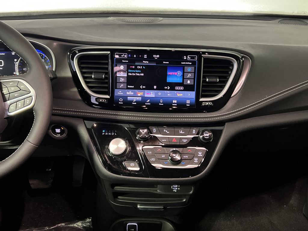 New 2026 Chrysler Pacifica Select image 27