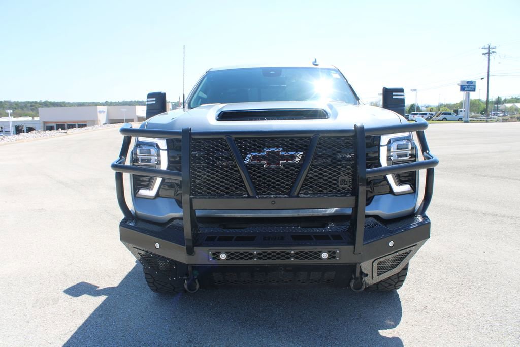 Used 2025 Chevrolet Silverado 2500 LTZ w/ LTZ Convenience Package image 3