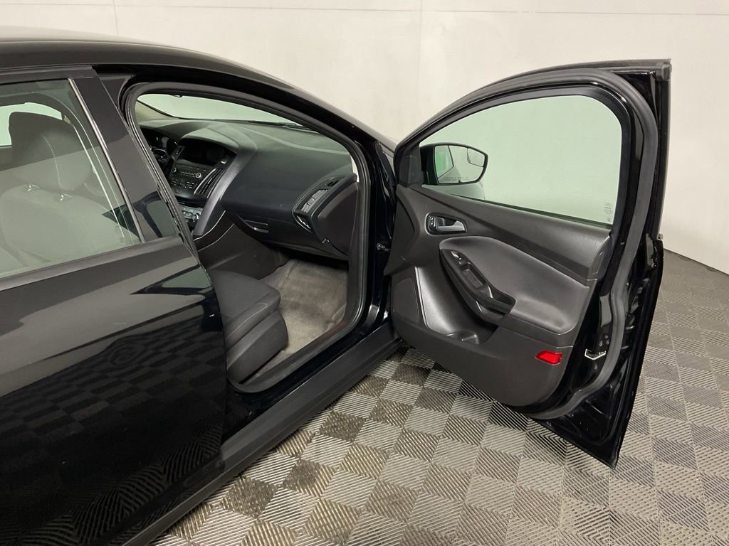 Used 2018 Ford Focus SE image 31