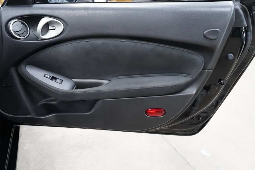 Used 2019 Nissan 370Z Touring RWD image 20