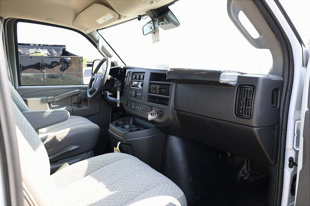 New 2025 Chevrolet Express 3500 w/ Driver Convenience Package RWD image 41