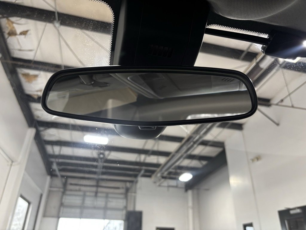 Used 2020 Chevrolet Equinox LS image 28