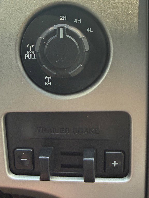 Used 2014 Ford F150 FX4 w/ Equipment Group 402A Luxury AWD/4WD image 18