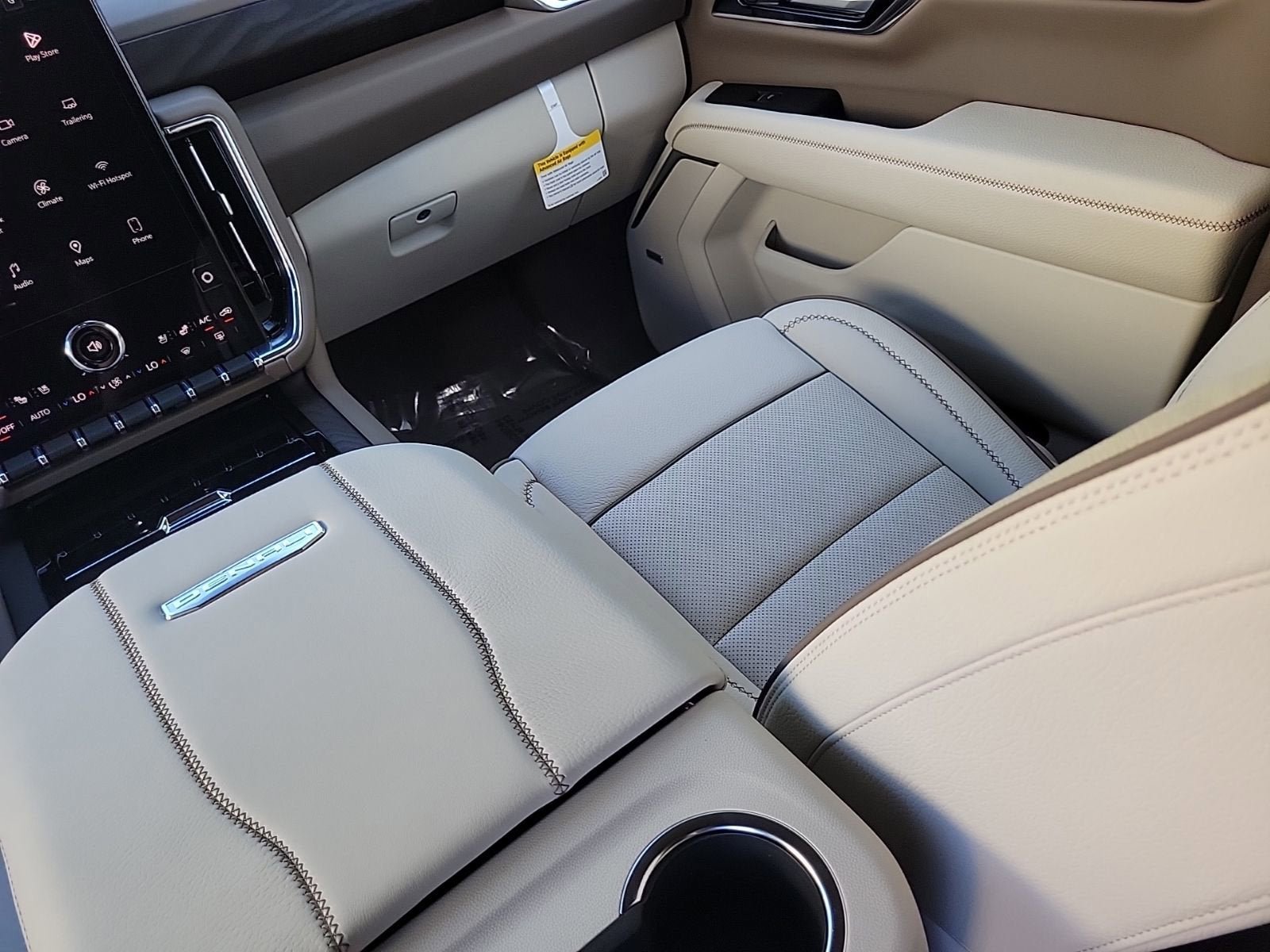 New 2026 GMC Yukon XL Denali RWD image 14