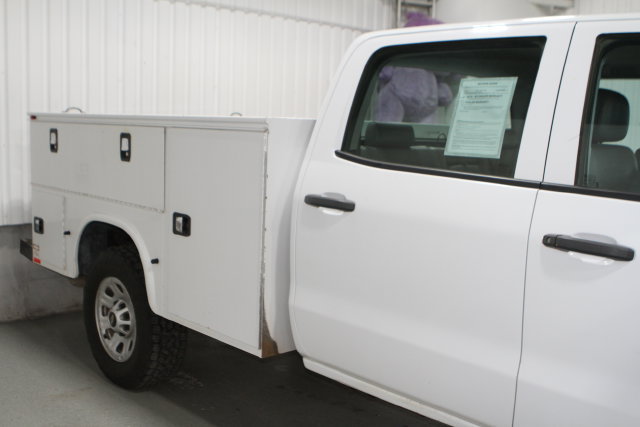 Used 2018 Chevrolet Silverado 3500 W/T AWD/4WD image 3