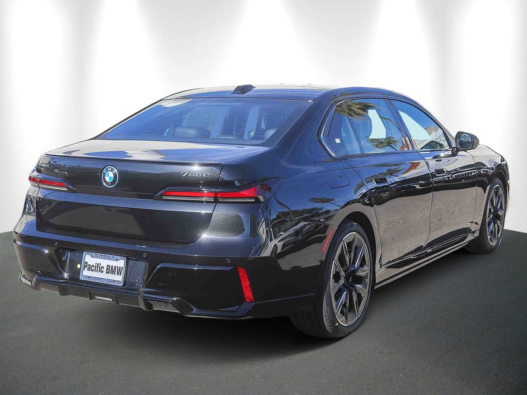 New 2026 BMW 750e xDrive w/ Premium Package AWD/4WD image 6