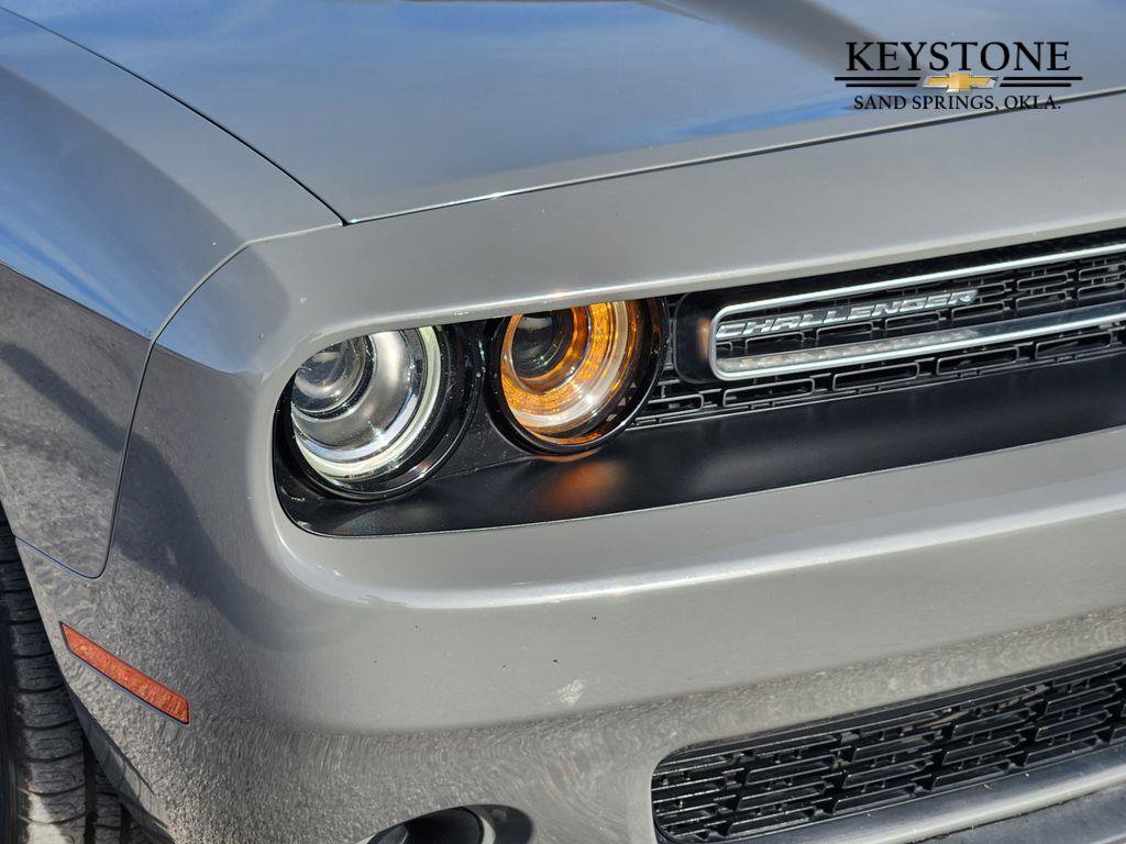 Used 2023 Dodge Challenger SXT image 9