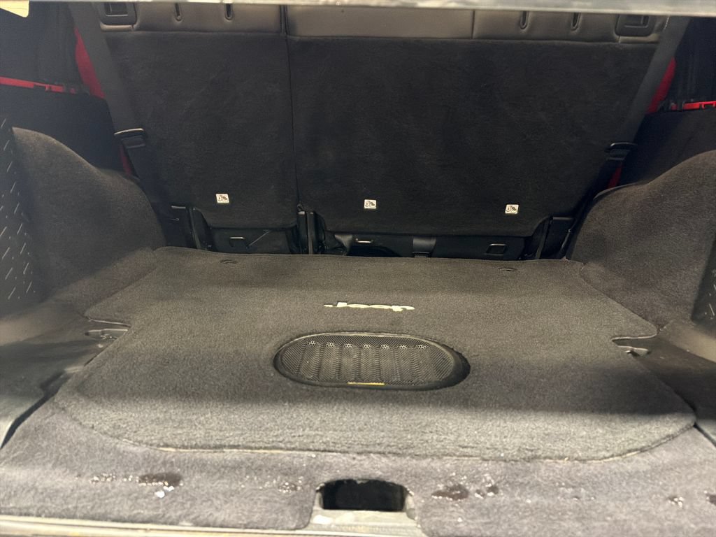 Used 2015 Jeep Wrangler Unlimited Rubicon w/ Connectivity Group AWD/4WD image 16