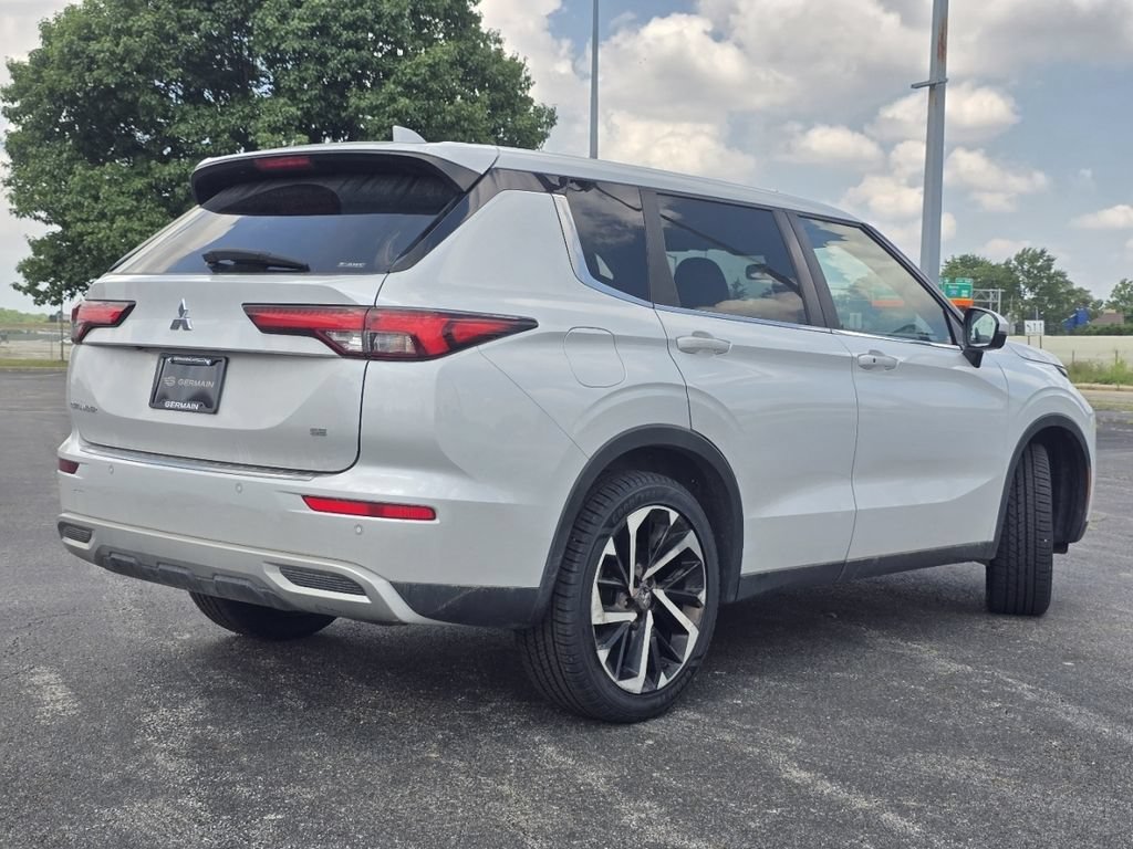Used 2022 Mitsubishi Outlander SE AWD/4WD image 15