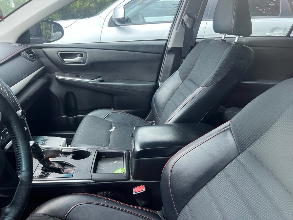 Used 2017 Toyota Camry SE FWD image 9