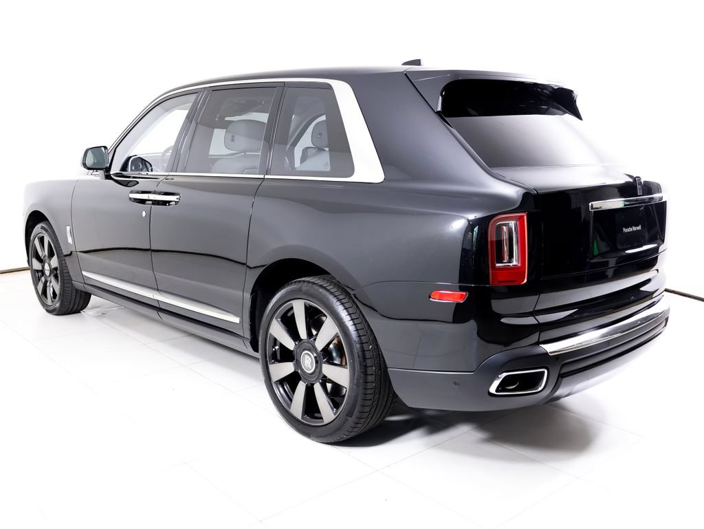 Used 2023 Rolls-Royce Cullinan w/ Technology Package AWD/4WD image 3