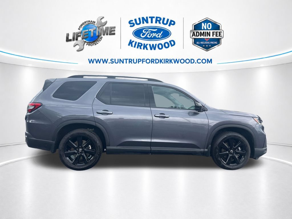 Used 2025 Honda Pilot Black Edition image 8
