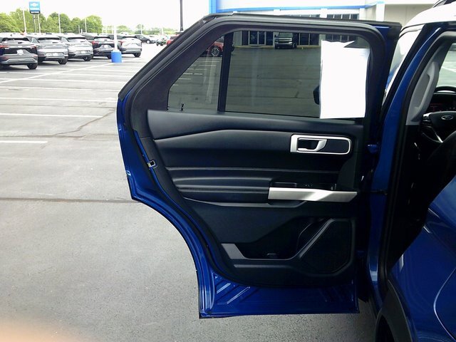Used 2023 Ford Explorer XLT w/ Equipment Group 202A image 19