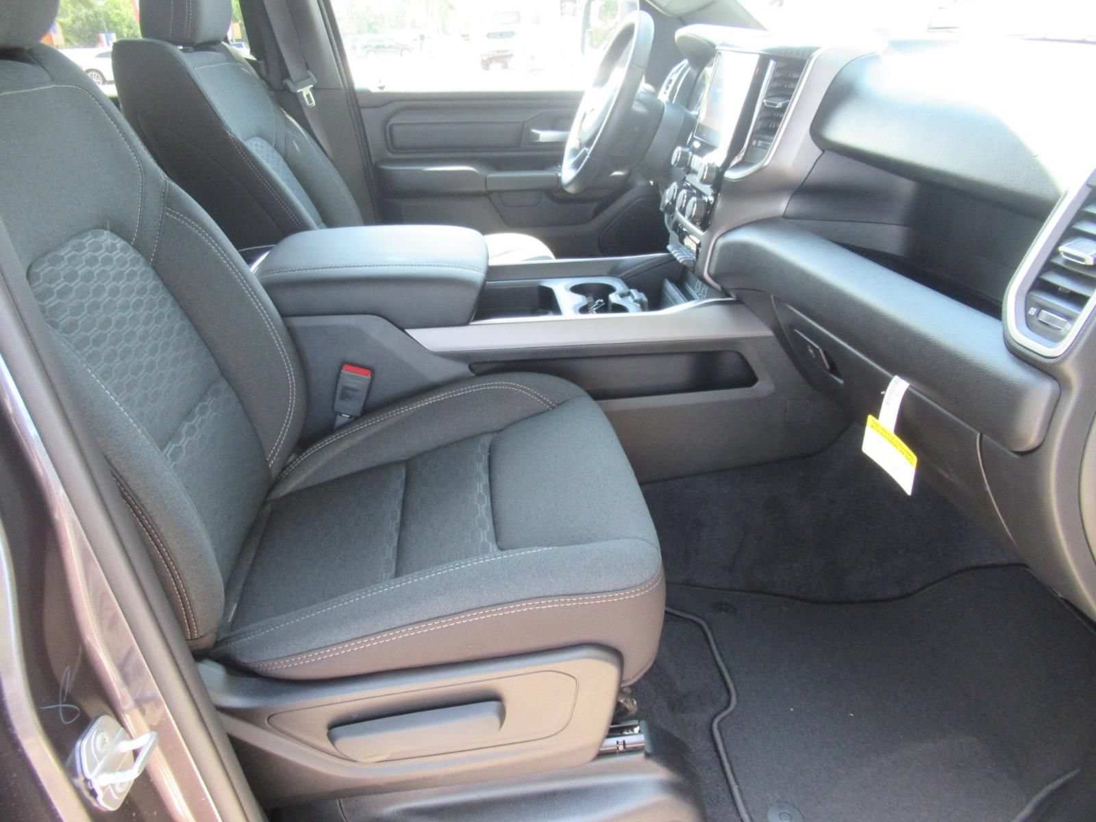 New 2026 RAM 1500 Express AWD/4WD image 12