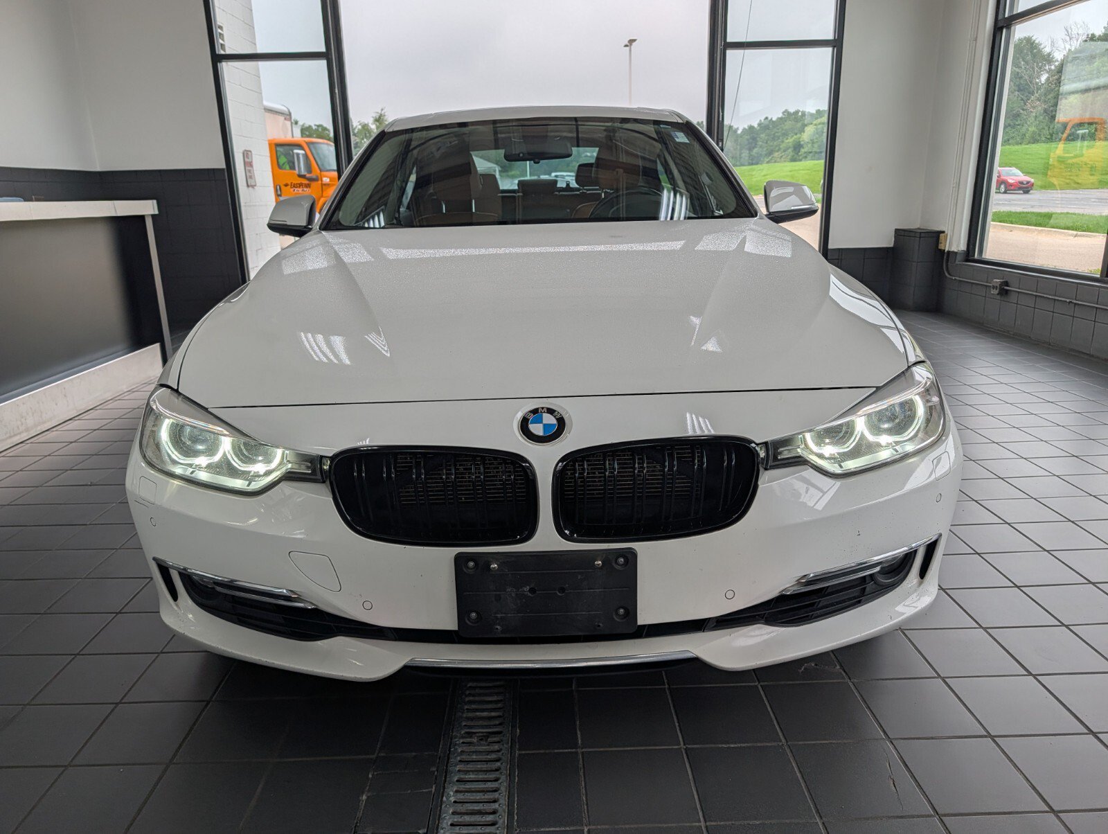 Used 2013 BMW 328i xDrive Sedan AWD/4WD image 5
