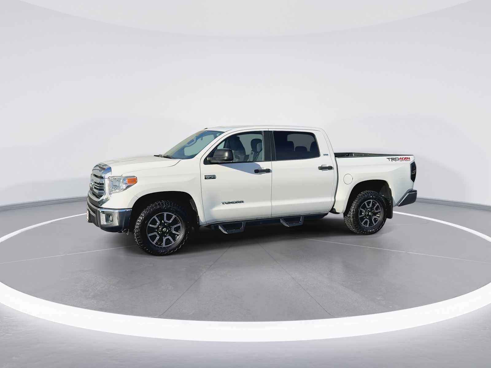 Certified 2016 Toyota Tundra SR5 image 4
