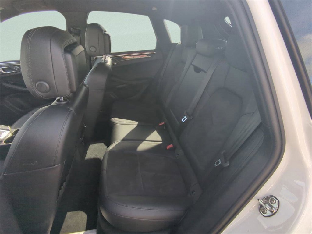 Used 2021 Porsche Macan image 17