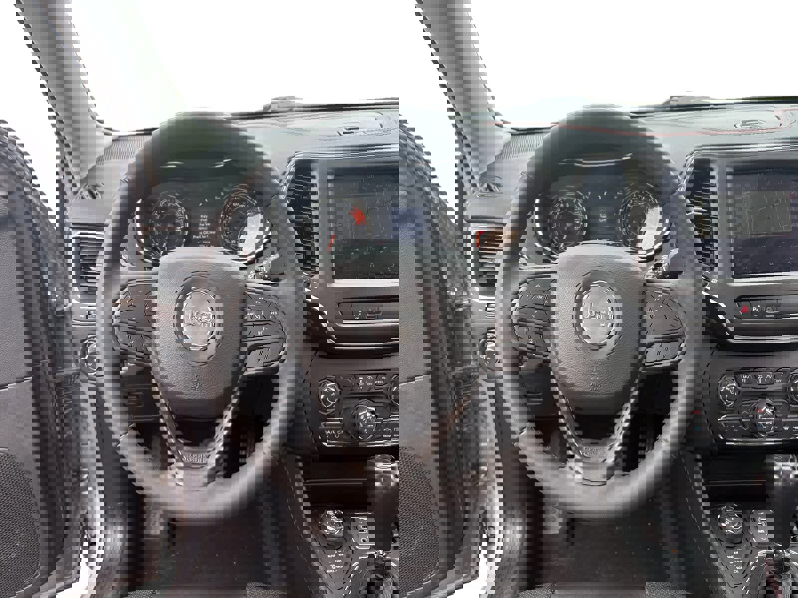 Used 2022 Jeep Cherokee Trailhawk w/ Trailhawk Elite Value Package image 13