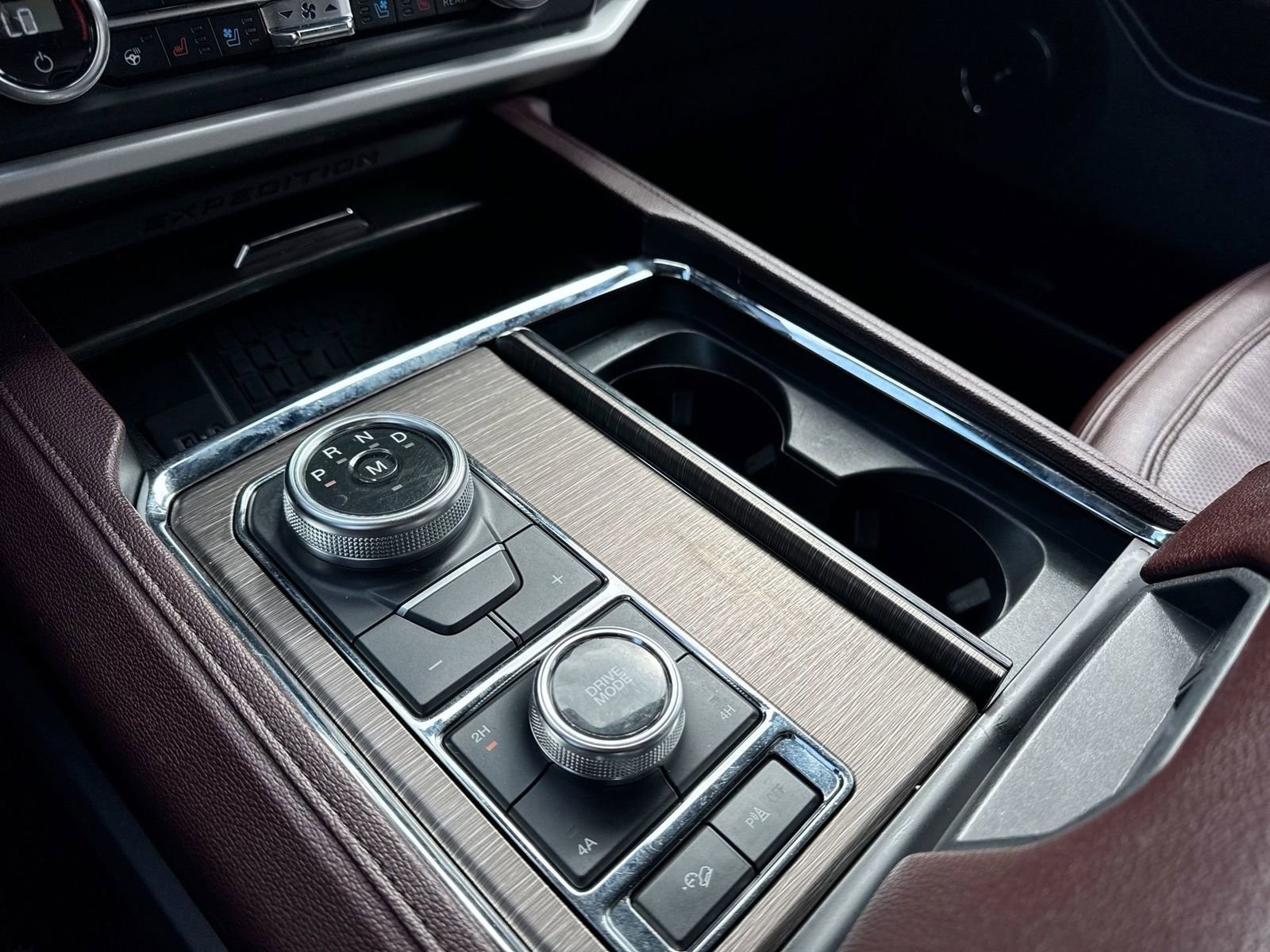 Used 2022 Ford Expedition Limited image 33