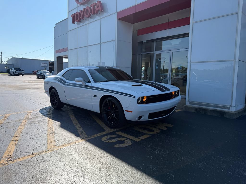 Used 2016 Dodge Challenger R/T Plus RWD image 3
