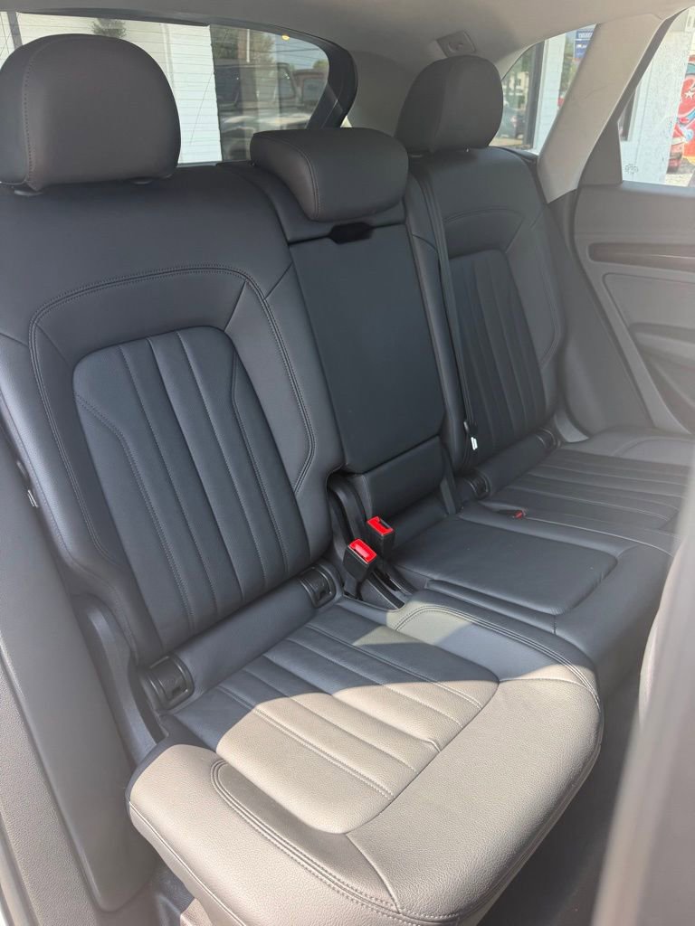 Used 2019 Audi Q5 2.0T Premium w/ Convenience Package AWD/4WD image 23