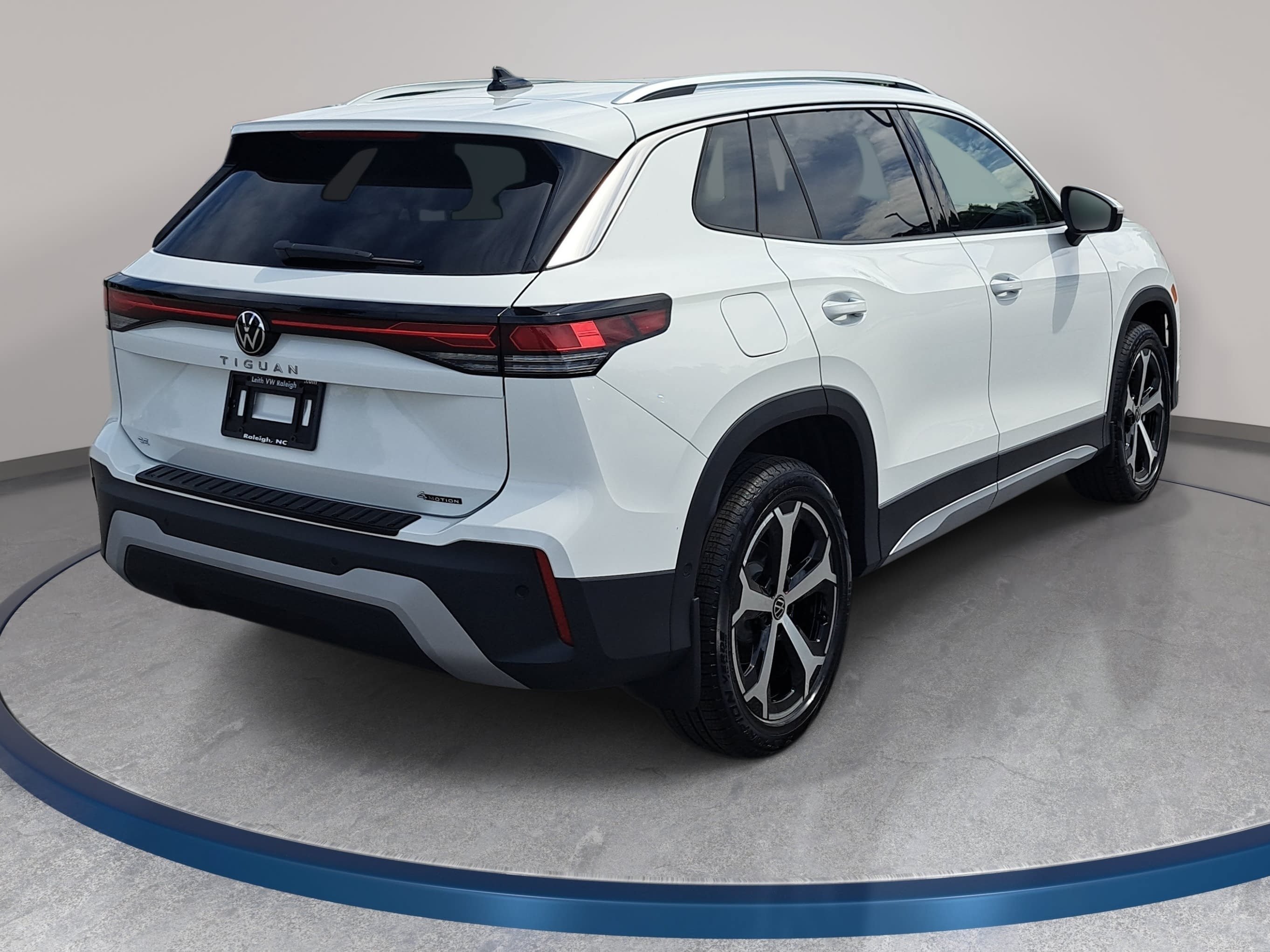 New 2026 Volkswagen Tiguan SE AWD/4WD image 5